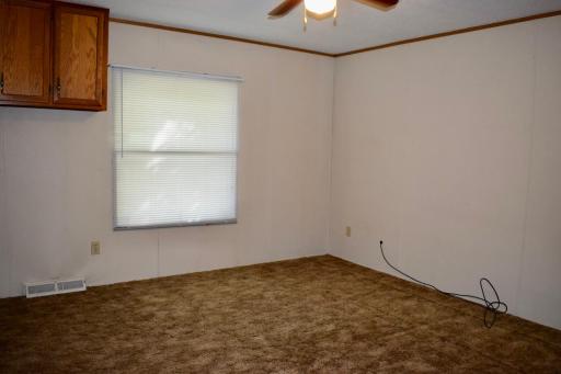 916 Reserve Avenue N, Thief River Falls, MN 56701