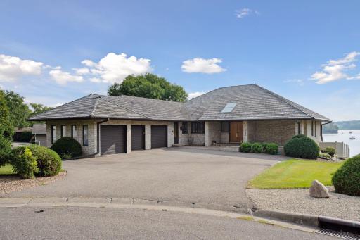 11635 Bass Lake Road, Plymouth, MN 55442