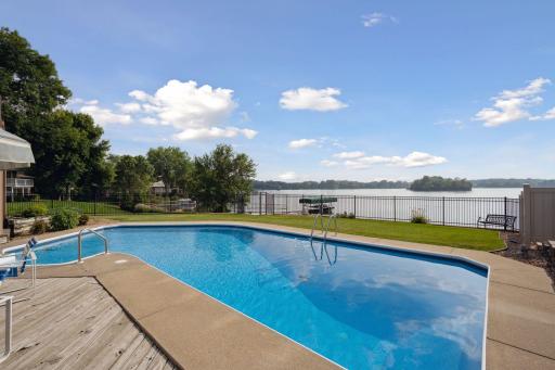 11635 Bass Lake Road, Plymouth, MN 55442