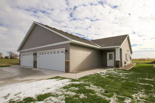 1192 Bluejay Drive SW, Hutchinson, MN 55350