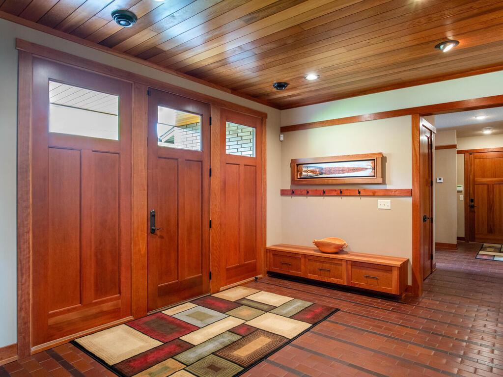 Warm, welcoming Foyer