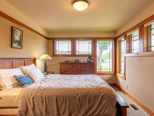 515 Lakeside Drive S, Bayport, MN 55003