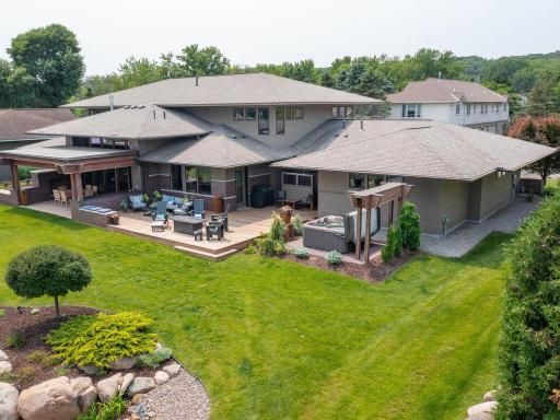 515 Lakeside Drive S, Bayport, MN 55003