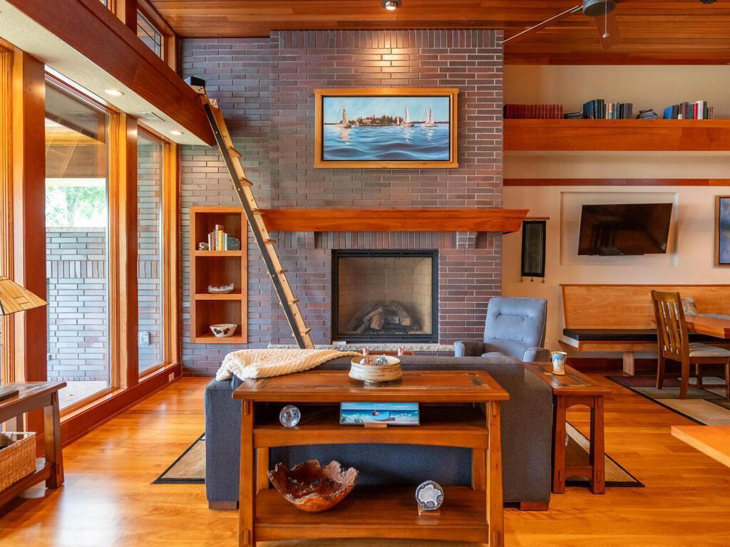 Flexible Furniture Arrangement Options