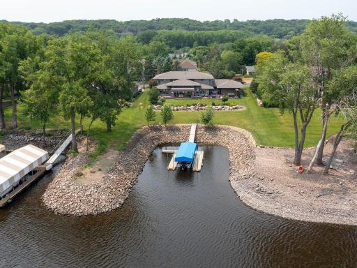515 Lakeside Drive S, Bayport, MN 55003