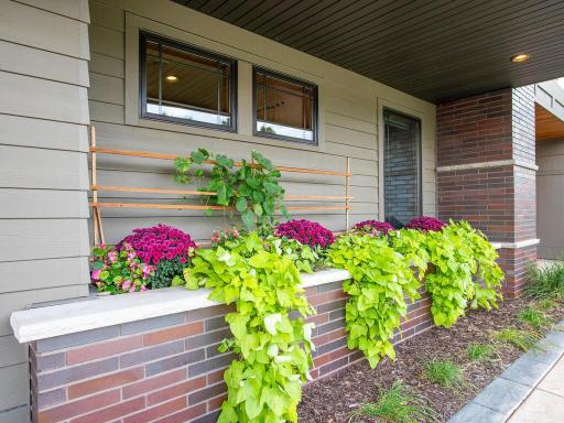 515 Lakeside Drive S, Bayport, MN 55003