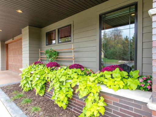515 Lakeside Drive S, Bayport, MN 55003