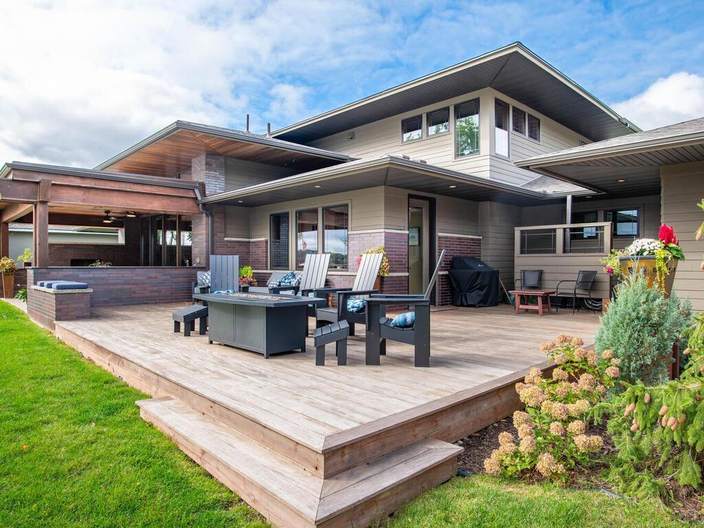 Spacious Deck with Flexible Spaces