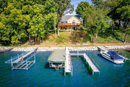 1748 Avocet Lane, Mound, MN 55364