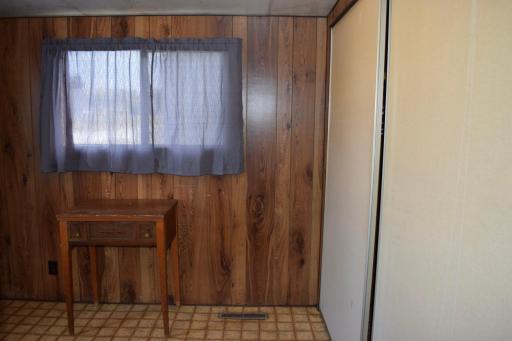 526 Greenwood Street E, Thief River Falls, MN 56701