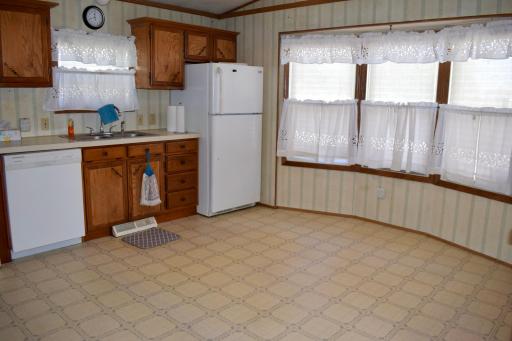 526 Greenwood Street E, Thief River Falls, MN 56701