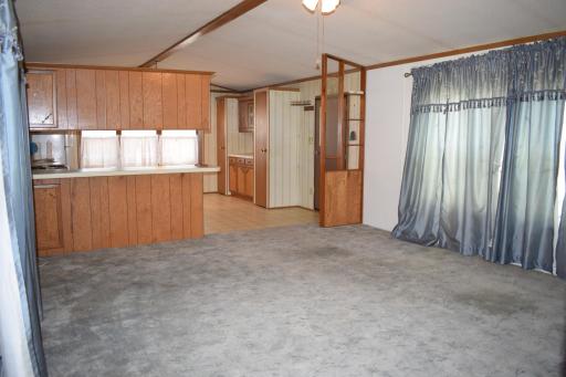 526 Greenwood Street E, Thief River Falls, MN 56701