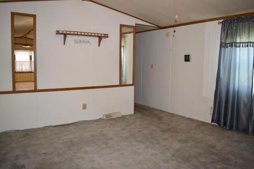 526 Greenwood Street E, Thief River Falls, MN 56701
