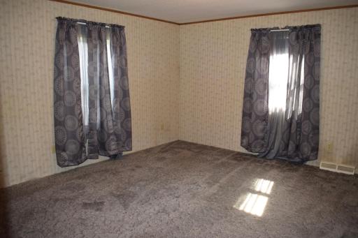 526 Greenwood Street E, Thief River Falls, MN 56701
