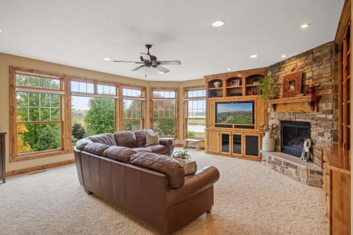 2517 Marsh Point, Victoria, MN 55386