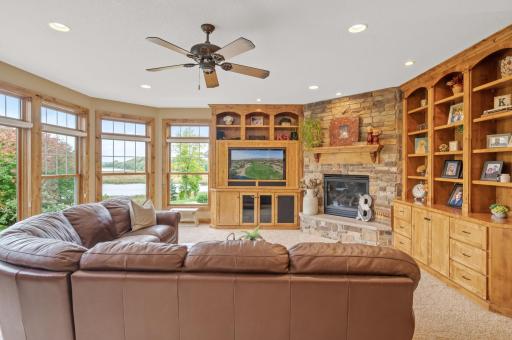 2517 Marsh Point, Victoria, MN 55386