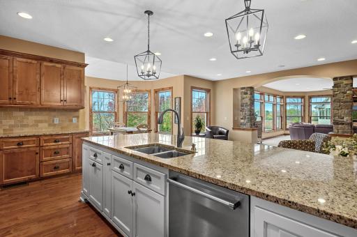 2517 Marsh Point, Victoria, MN 55386