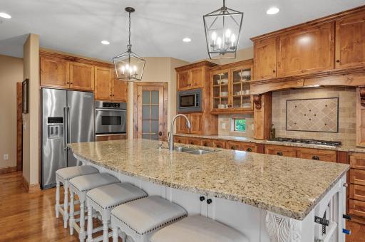 2517 Marsh Point, Victoria, MN 55386