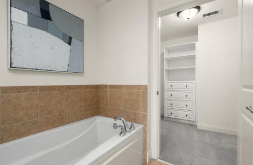 100 3rd Avenue S, 1407, Minneapolis, MN 55401