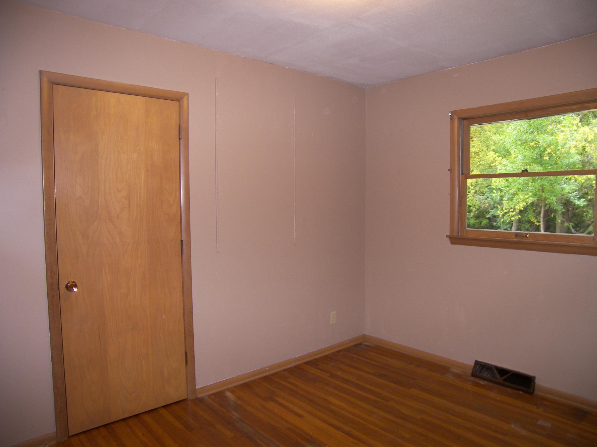 2nd Bedroom with view of yard
