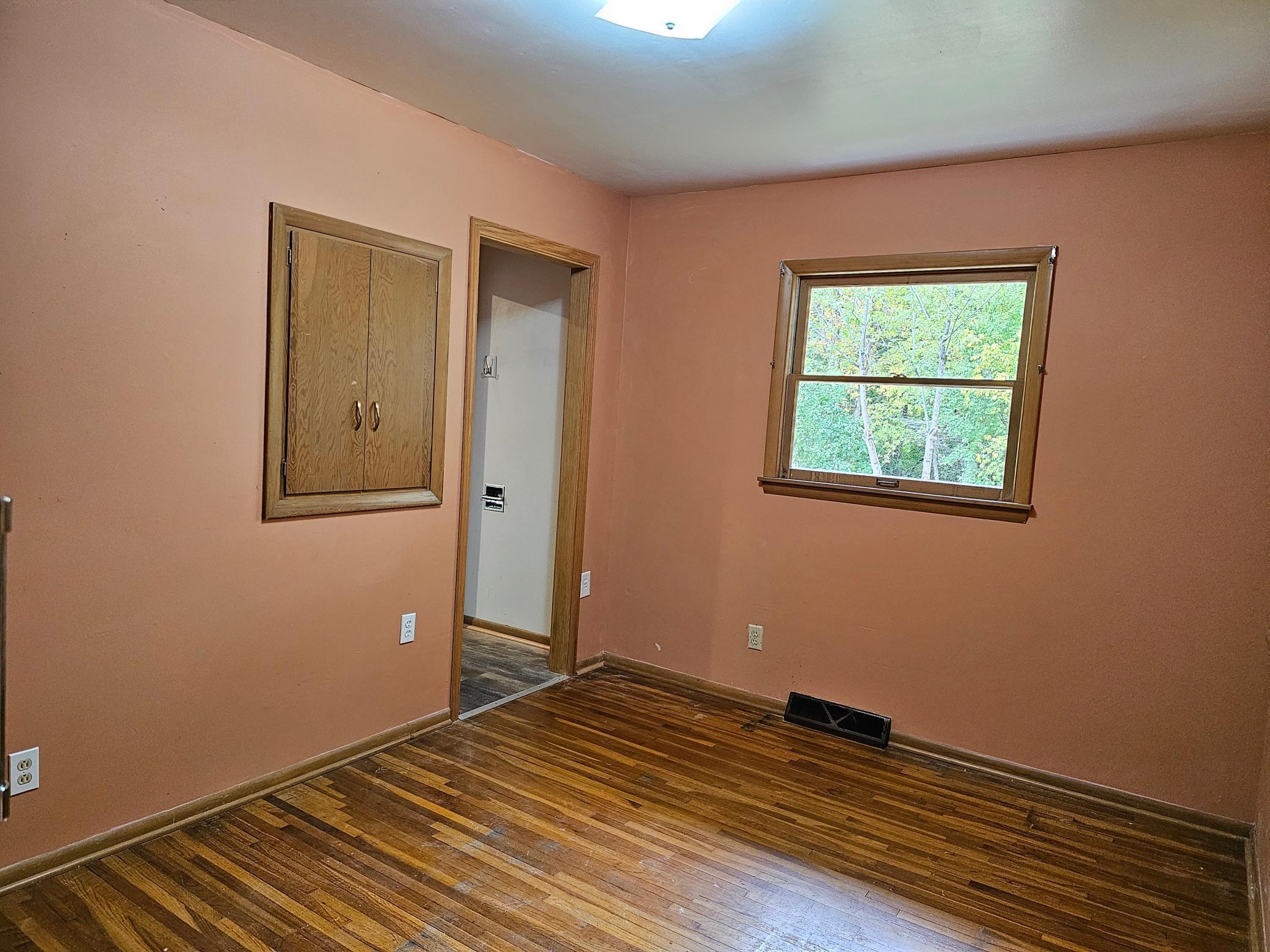 Walk through 3rd bedroom