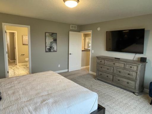 Alternative view of the owner's room facing the en-suite bathroom.
