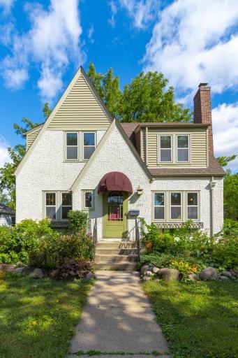 1048 Smith Avenue S, West Saint Paul, MN 55118