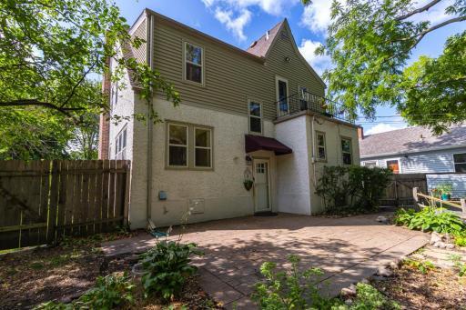 1048 Smith Avenue S, West Saint Paul, MN 55118