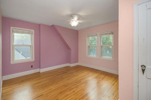 1048 Smith Avenue S, West Saint Paul, MN 55118