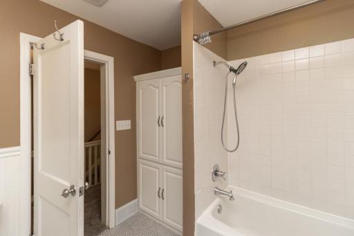 1048 Smith Avenue S, West Saint Paul, MN 55118