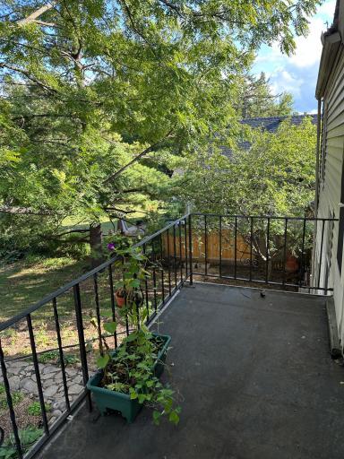 1048 Smith Avenue S, West Saint Paul, MN 55118