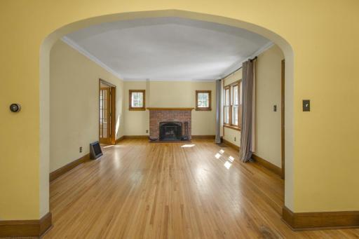 1048 Smith Avenue S, West Saint Paul, MN 55118