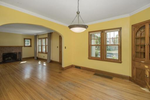 1048 Smith Avenue S, West Saint Paul, MN 55118