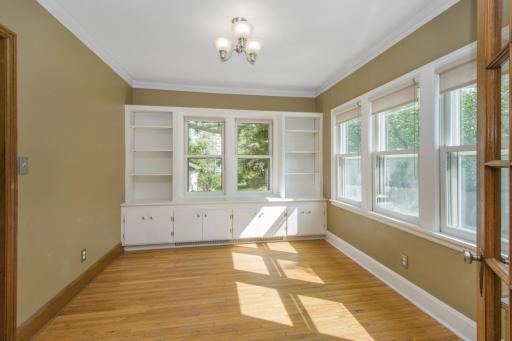 1048 Smith Avenue S, West Saint Paul, MN 55118