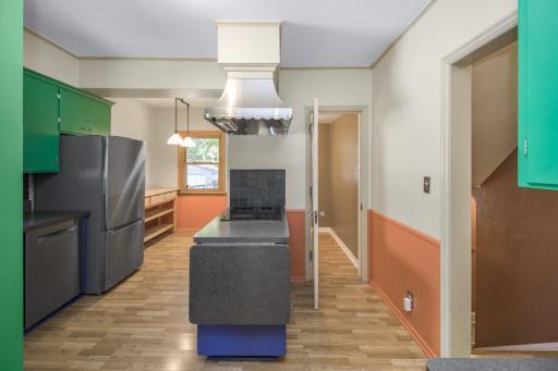 1048 Smith Avenue S, West Saint Paul, MN 55118