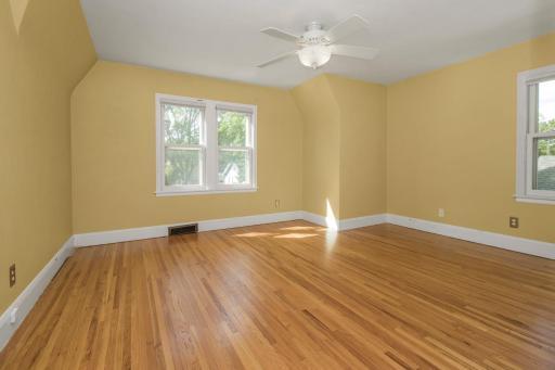 1048 Smith Avenue S, West Saint Paul, MN 55118