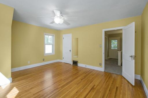 1048 Smith Avenue S, West Saint Paul, MN 55118