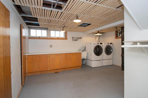 1048 Smith Avenue S, West Saint Paul, MN 55118