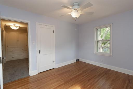 1048 Smith Avenue S, West Saint Paul, MN 55118