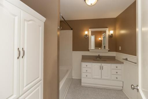 1048 Smith Avenue S, West Saint Paul, MN 55118