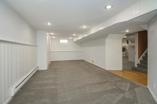 1048 Smith Avenue S, West Saint Paul, MN 55118