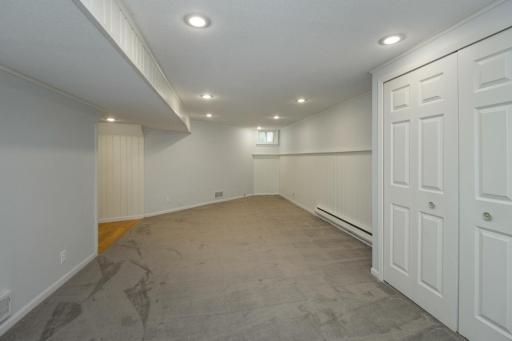 1048 Smith Avenue S, West Saint Paul, MN 55118