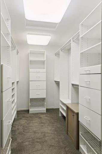 Primary suite walk in closet