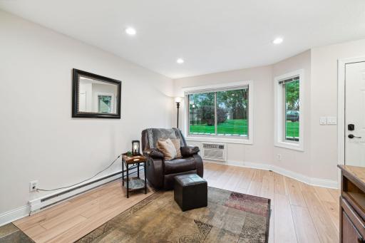 2040 Ridge Drive, 12, Saint Louis Park, MN 55416
