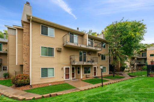 2040 Ridge Drive, 12, Saint Louis Park, MN 55416