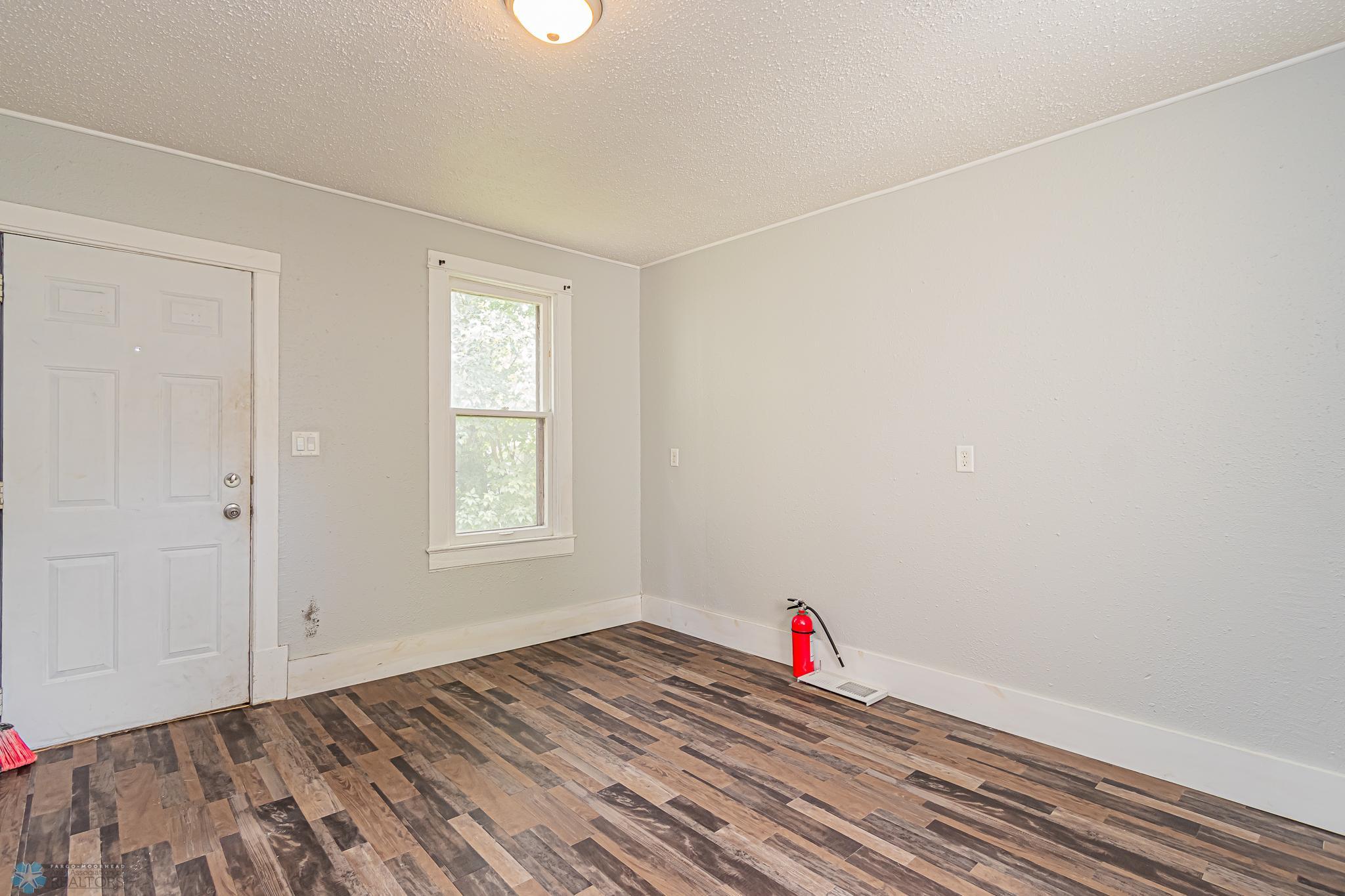 802 3rd St S, Moorhead, MN 56560-17.jpg