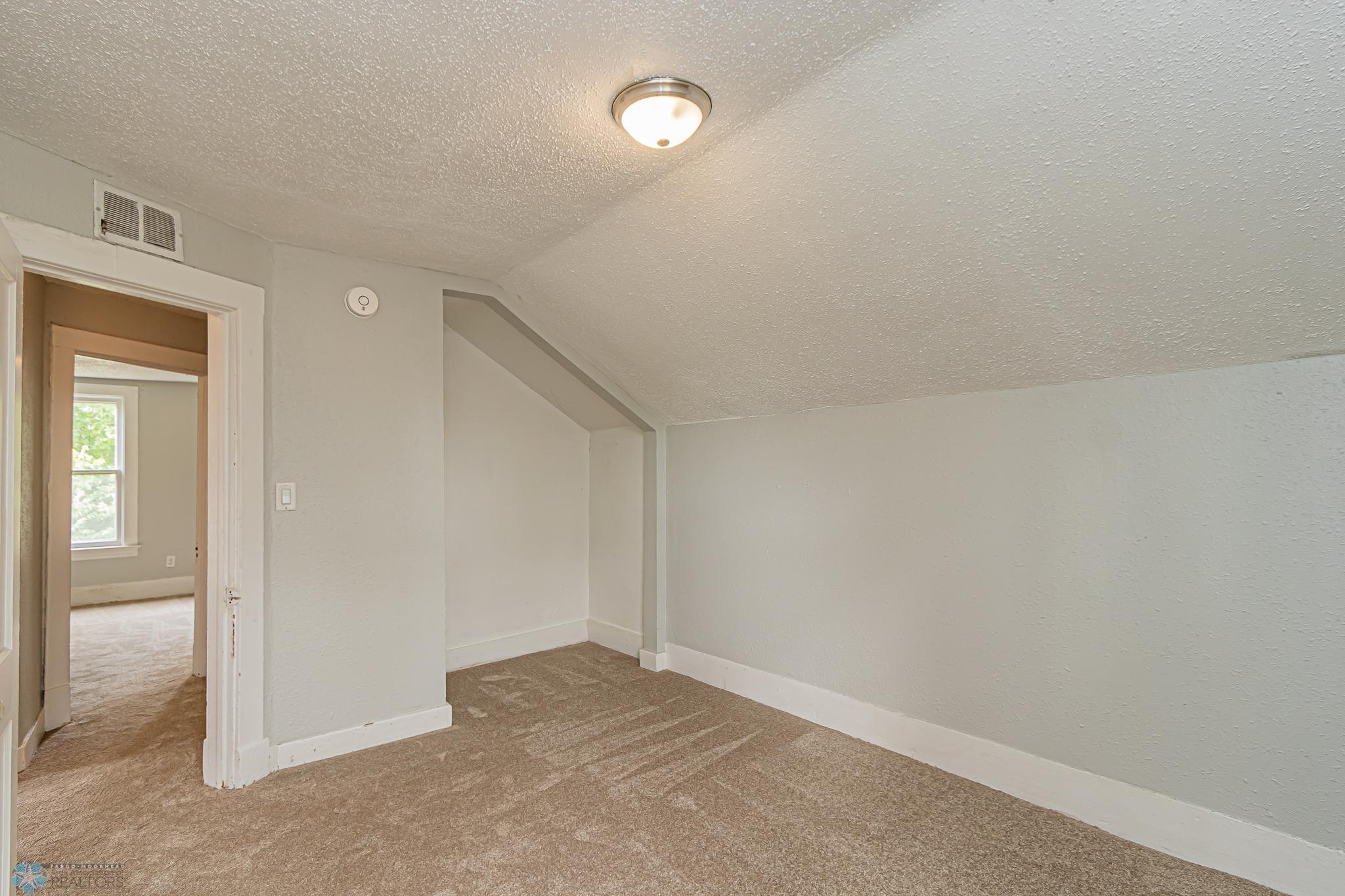 802 3rd St S, Moorhead, MN 56560-24.jpg