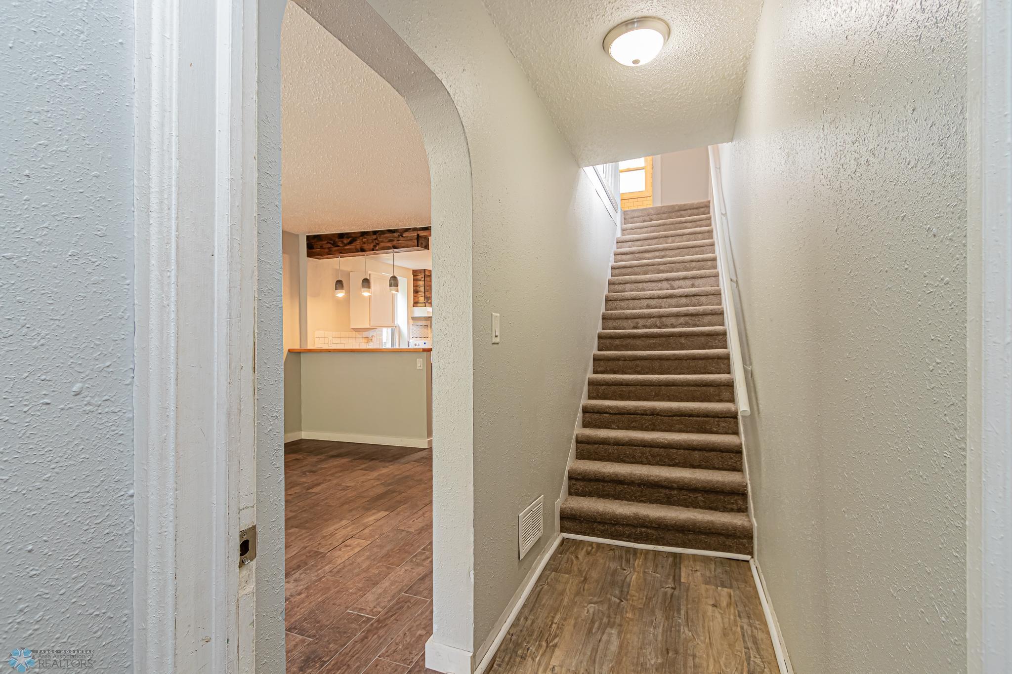 802 3rd St S, Moorhead, MN 56560-08.jpg