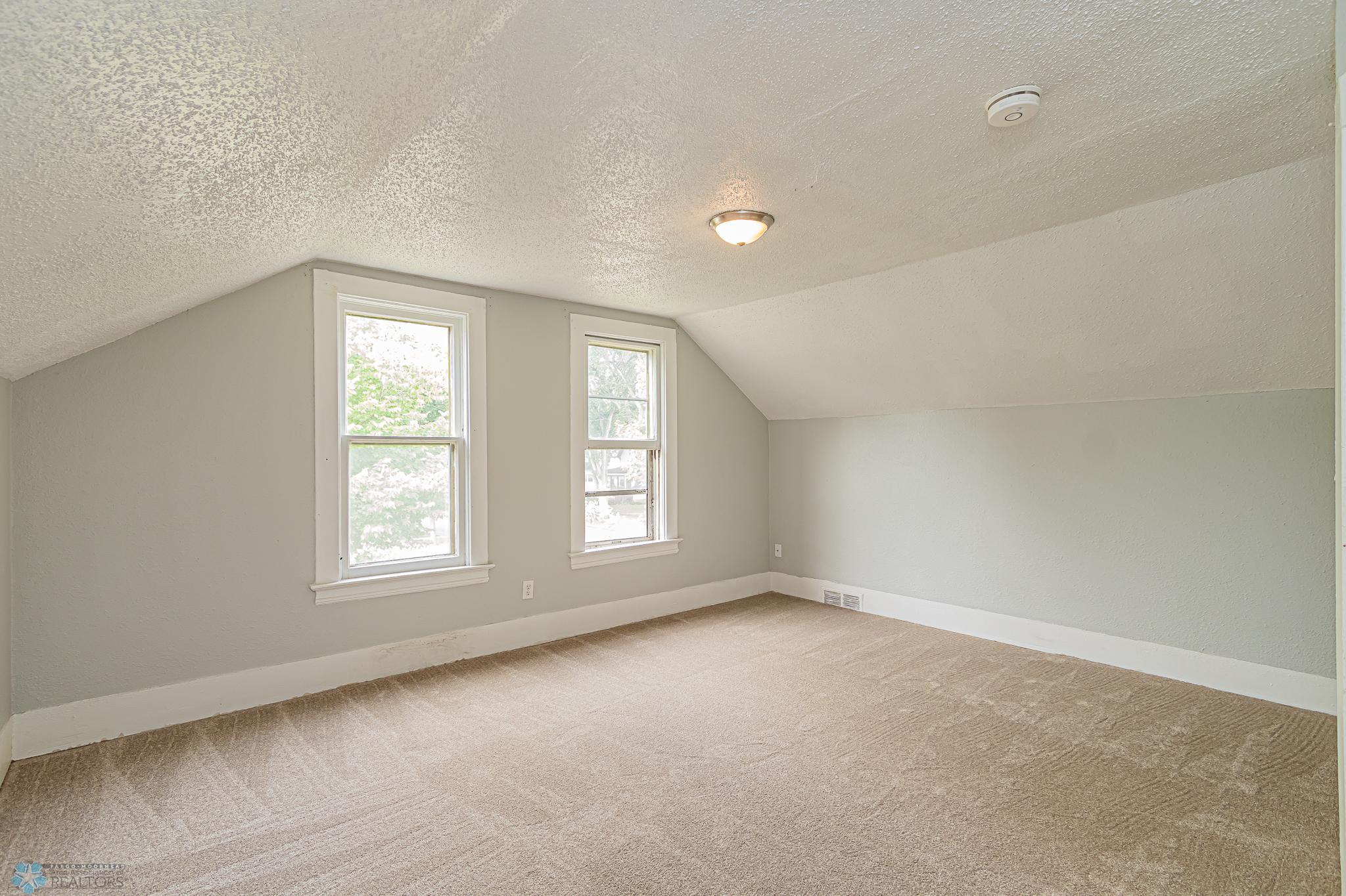 802 3rd St S, Moorhead, MN 56560-25.jpg