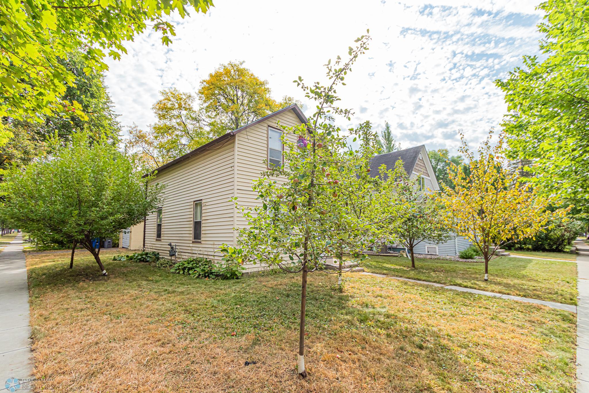 802 3rd St S, Moorhead, MN 56560-03.jpg